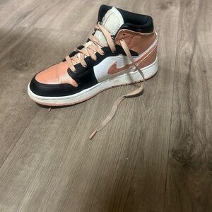 Air Jordan 1s Nike High-Top Sneakers in Black and Peach 6.5